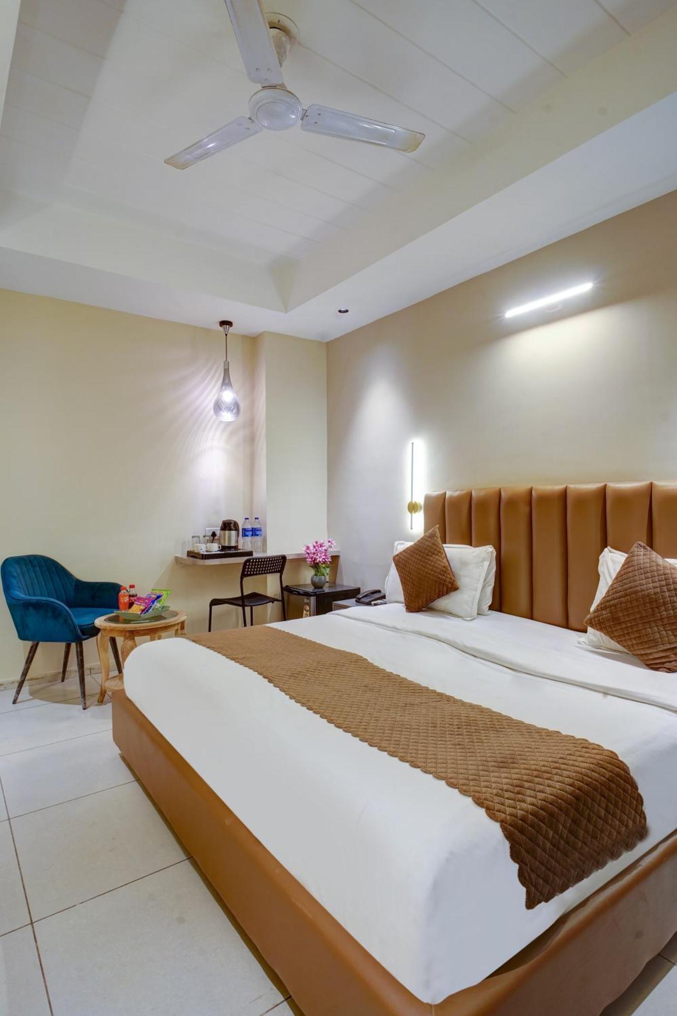 Rjk Stay - Sohna Road & Spaze It Park Gurgaon Luaran gambar